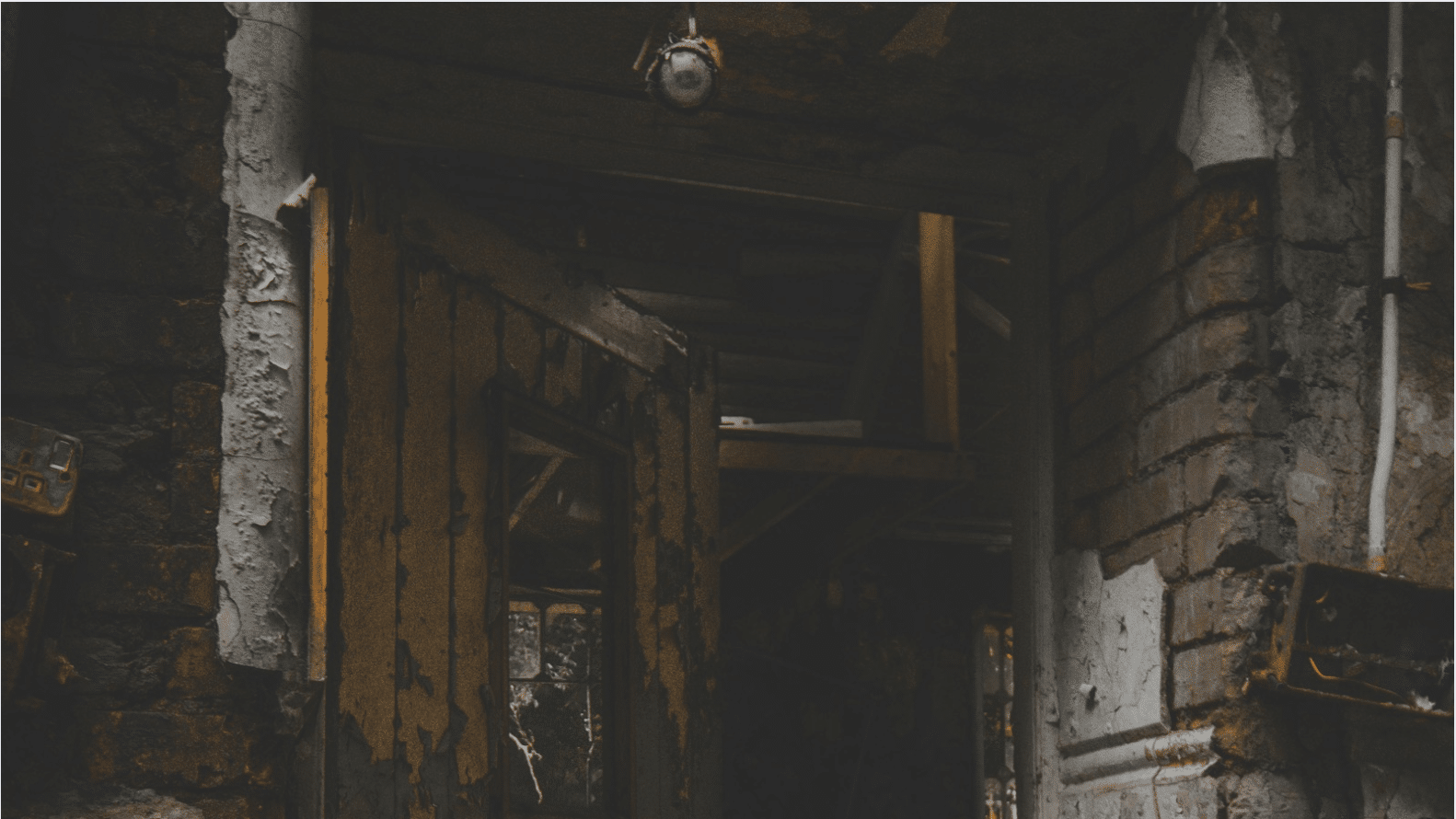 Ghost Tours or Haunted House Experiences