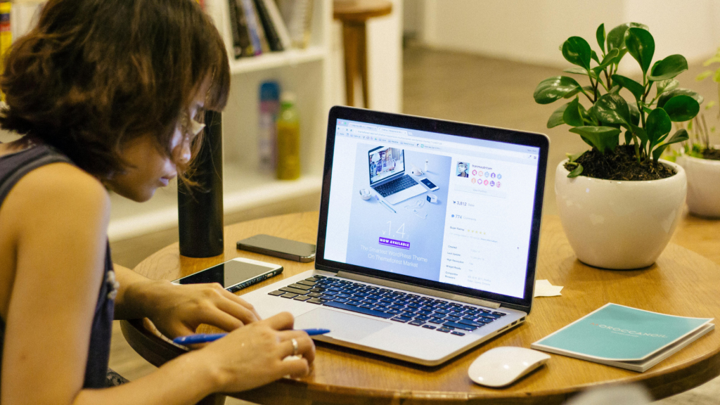 How Microlearning Boosts Knowledge Retentio - feature