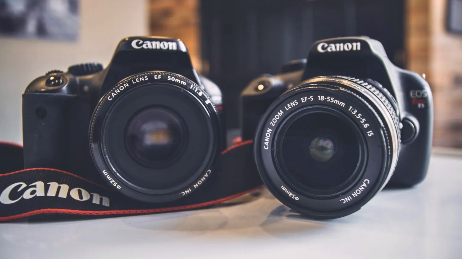 Mirrorless vs. DSLR Cameras Key Differences Explained featured image