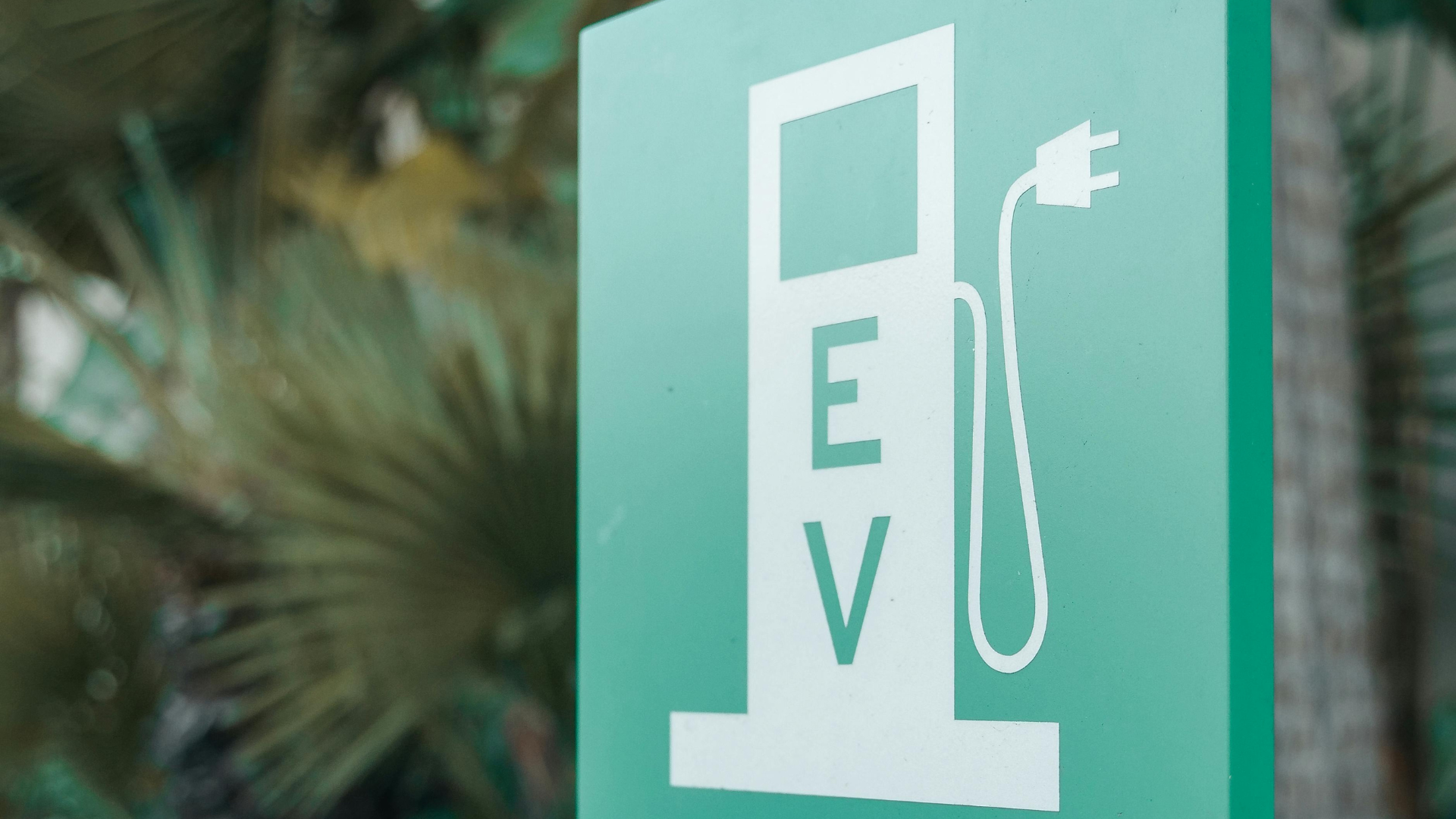 Roadblocks Facing EV Trucks and SUVs
