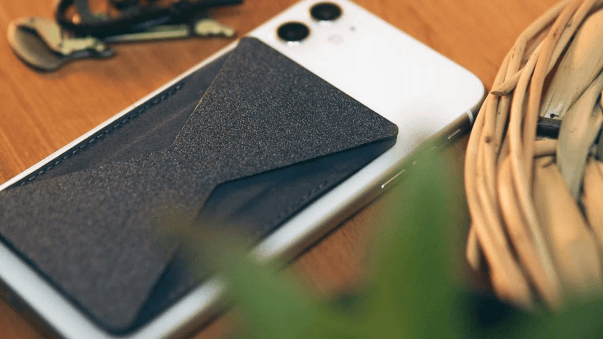 does iphone 11 have magsafe