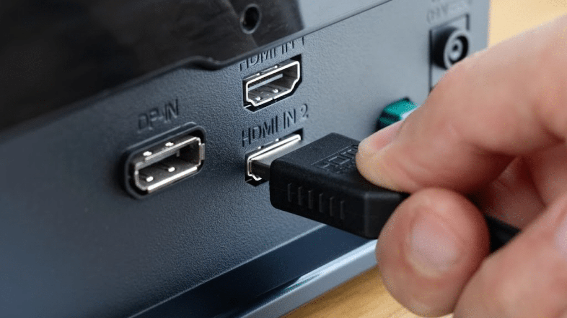 display port vs hdmi for professional work