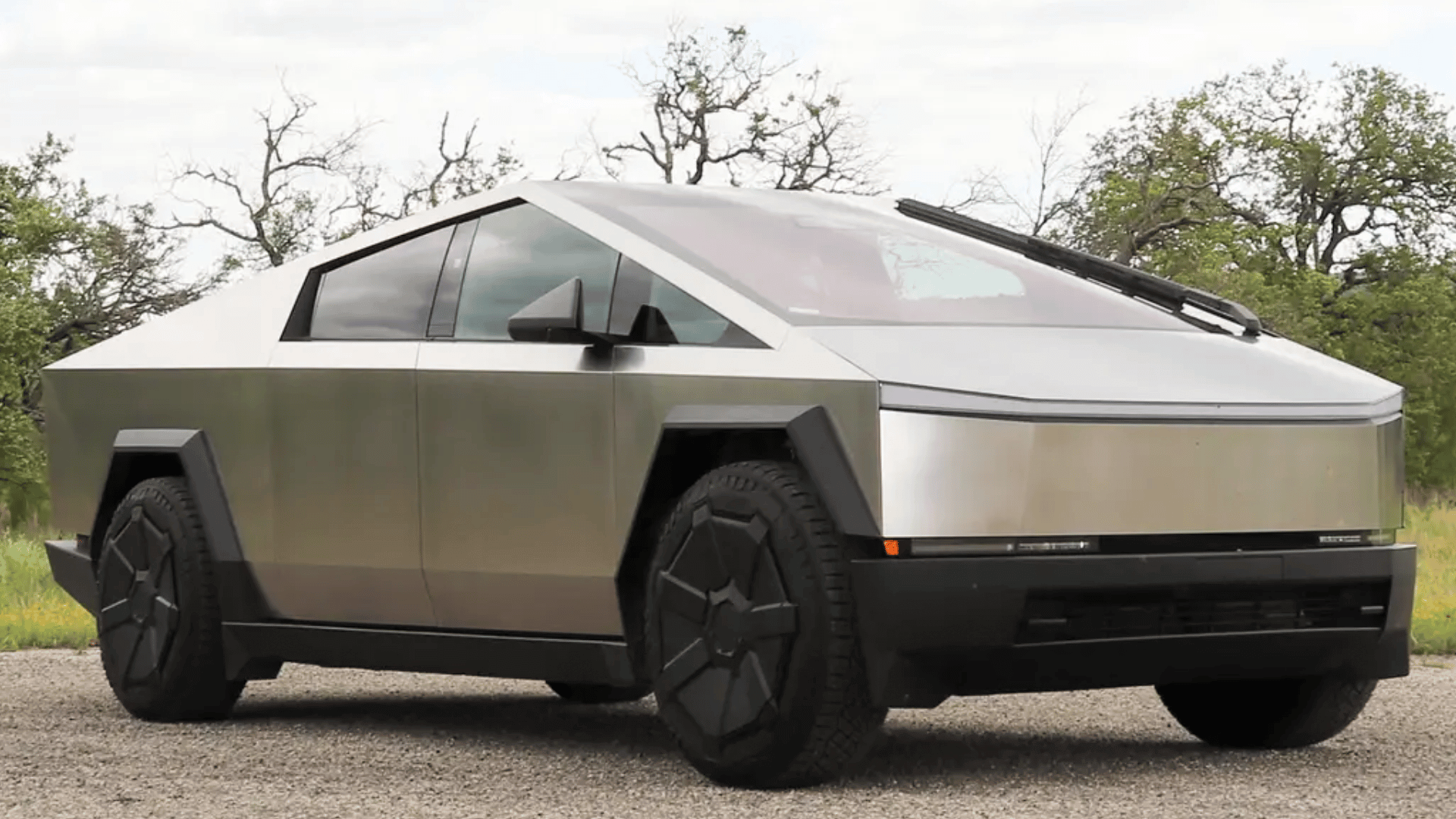 tesla cybertruck awd