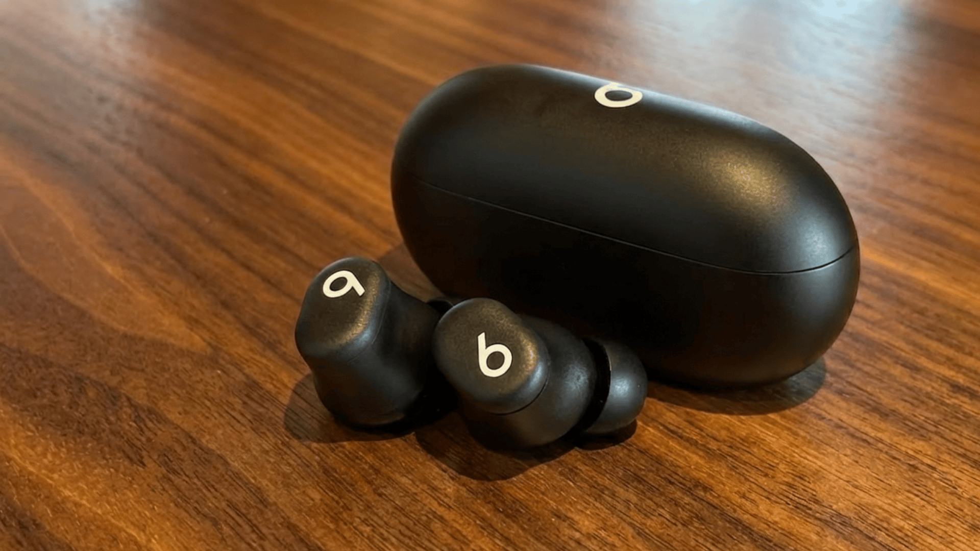 core features of the beats solo buds