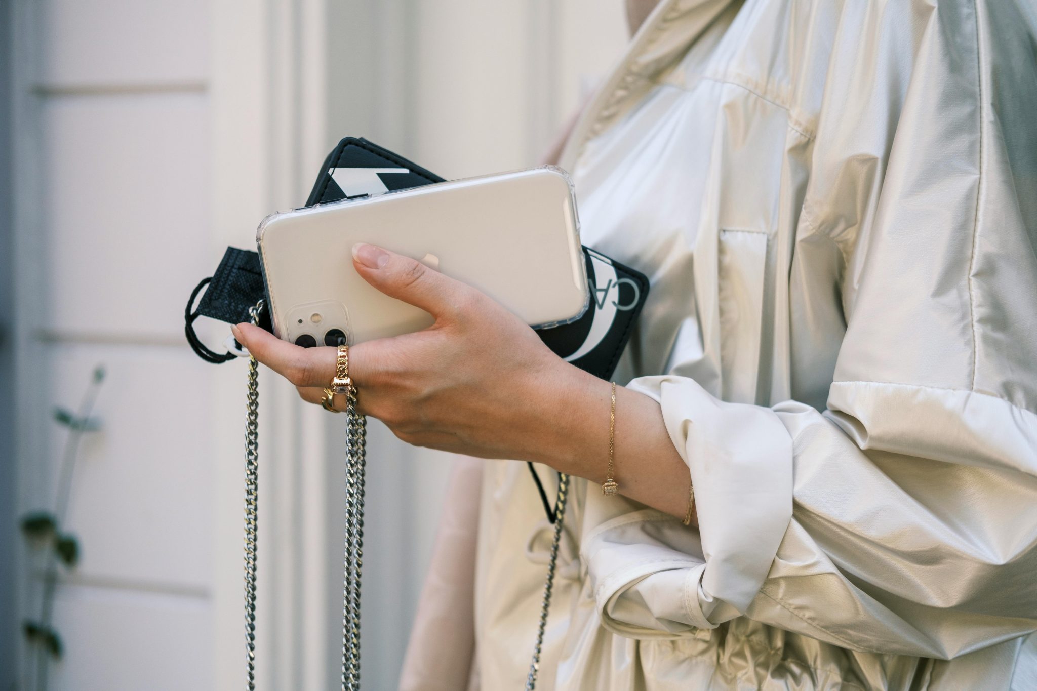 Grip and Security: Which One Feels Safer?