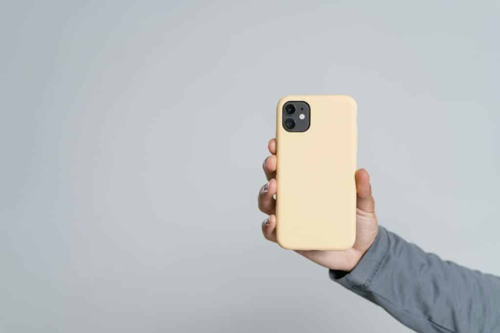 Phone Grip Guide: MagSafe vs Traditional – Pros and Cons for Everyday Use