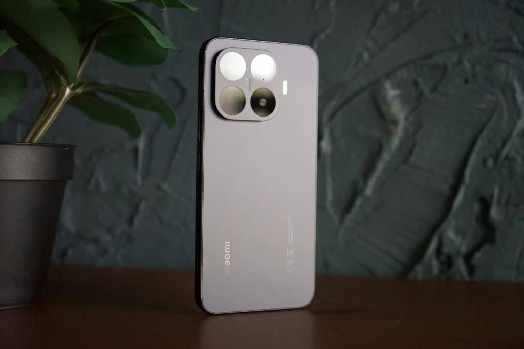 Xiaomi 17 Pro Max is the Most Underrated Flagship of 2025